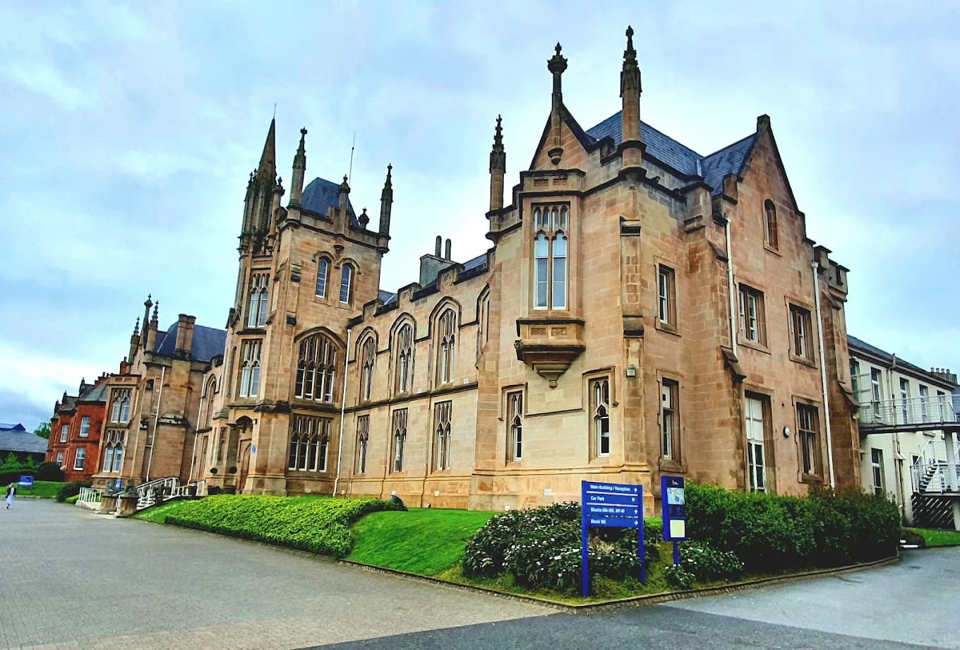 Derry~Londonderry (Magee)