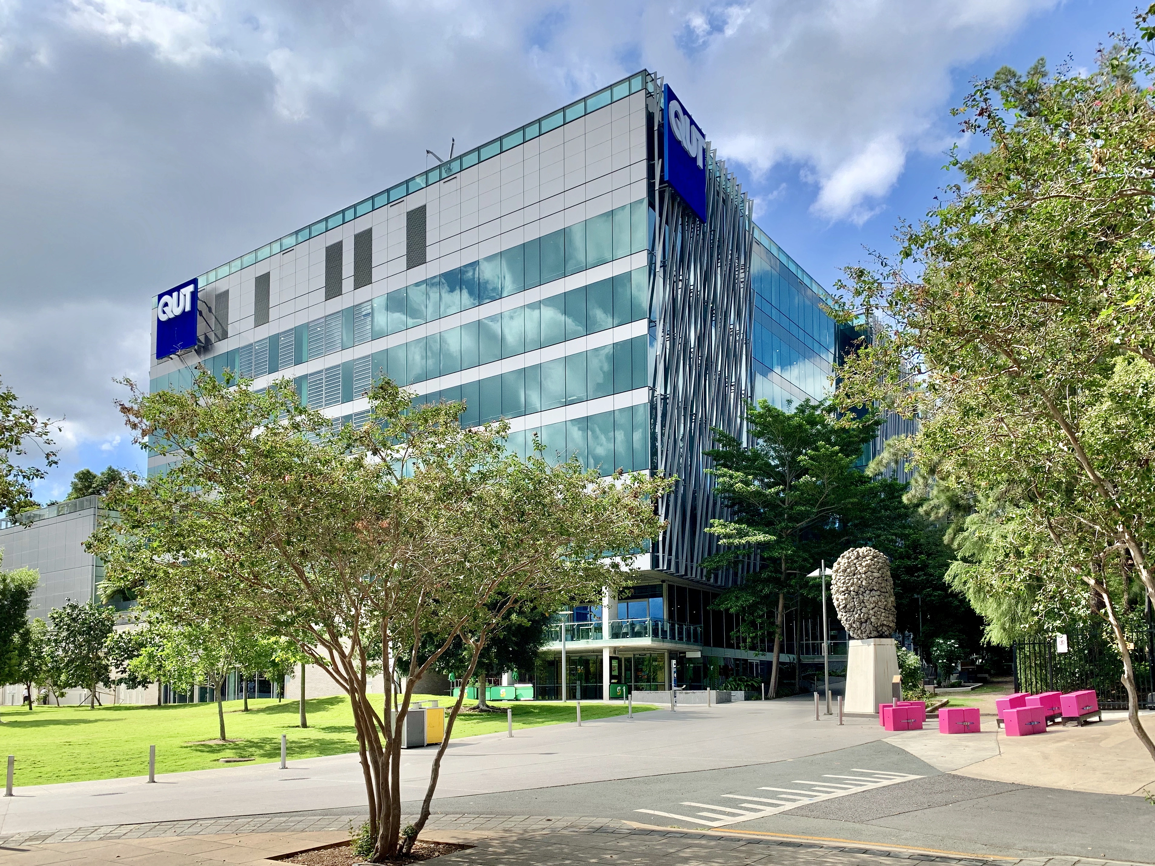 Queensland University of Technology (QUT)