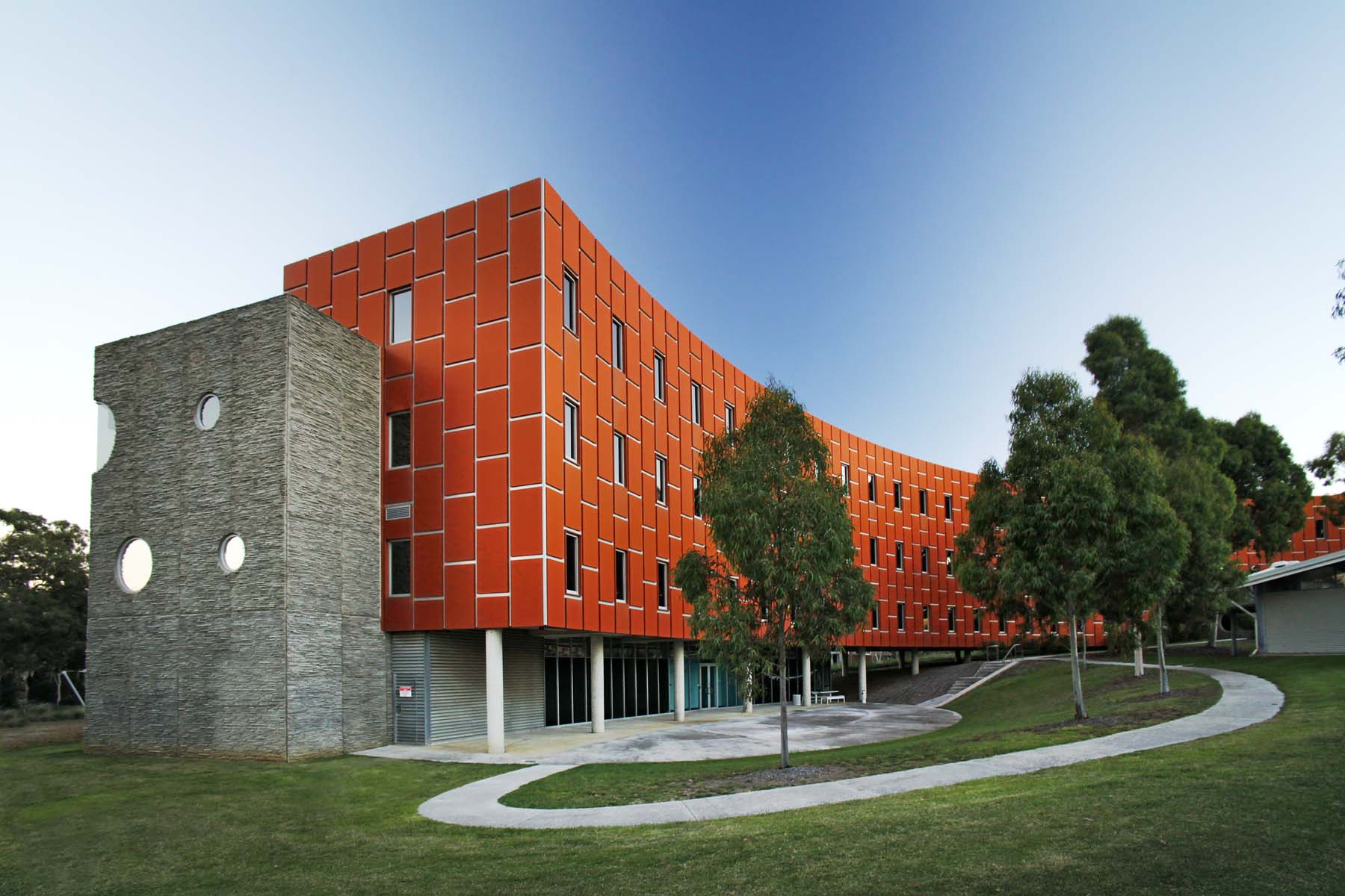 Bundoora Campus (18 km north-east)