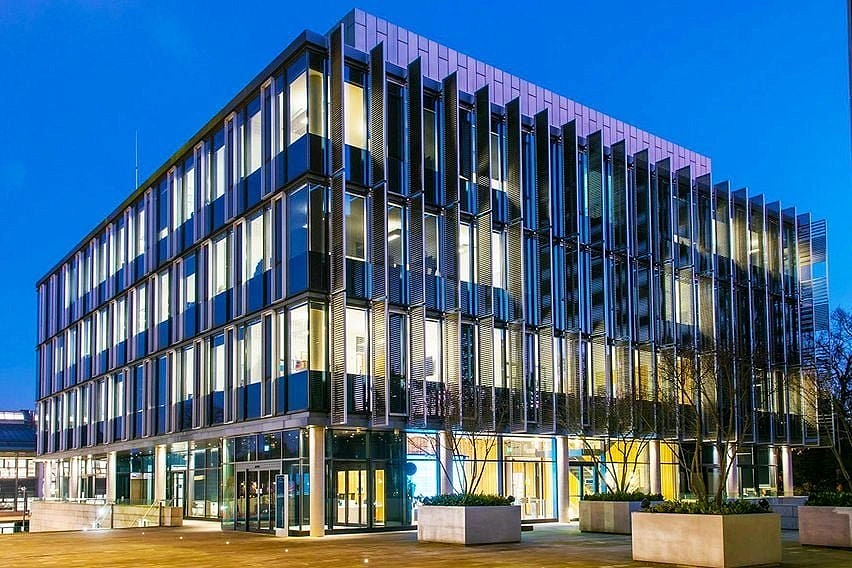 UNIVERSITY OF SOUTHAMPTON (Cambrige Education)